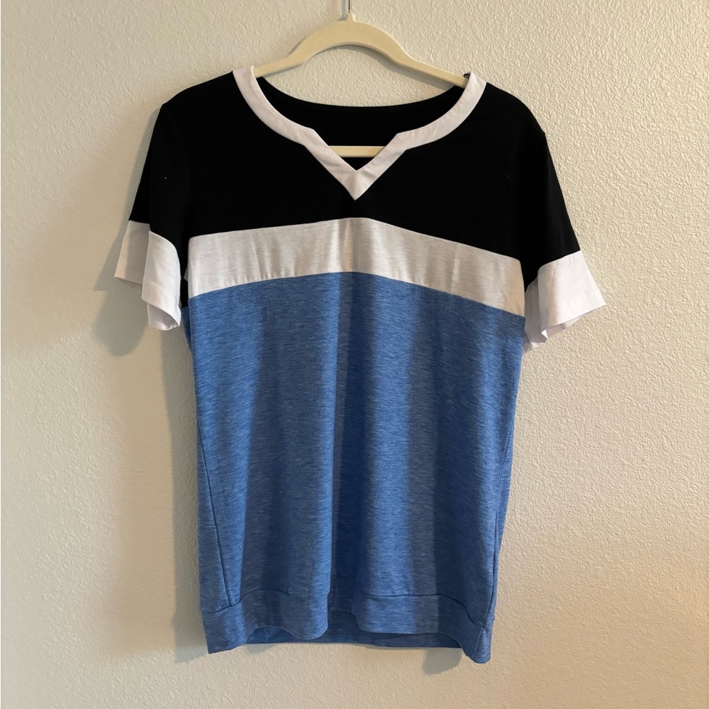 Size small t shirt. Never worn